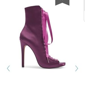 Nwt Steve Madden lace up booties